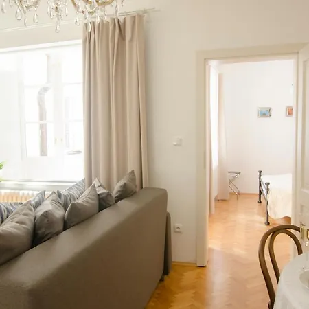 Wishlist Residences - Charles Bridge Karlova Prague