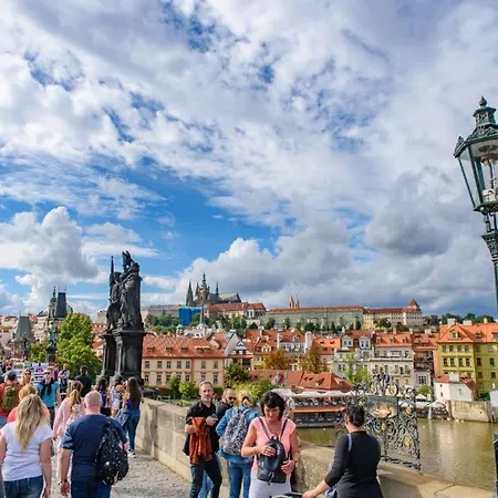 Wishlist Residences - Charles Bridge Karlova Apartament *